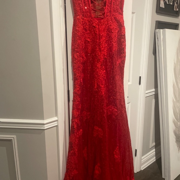 Sheri Hill Prom Dress in Size 4 - Picture 6 of 13